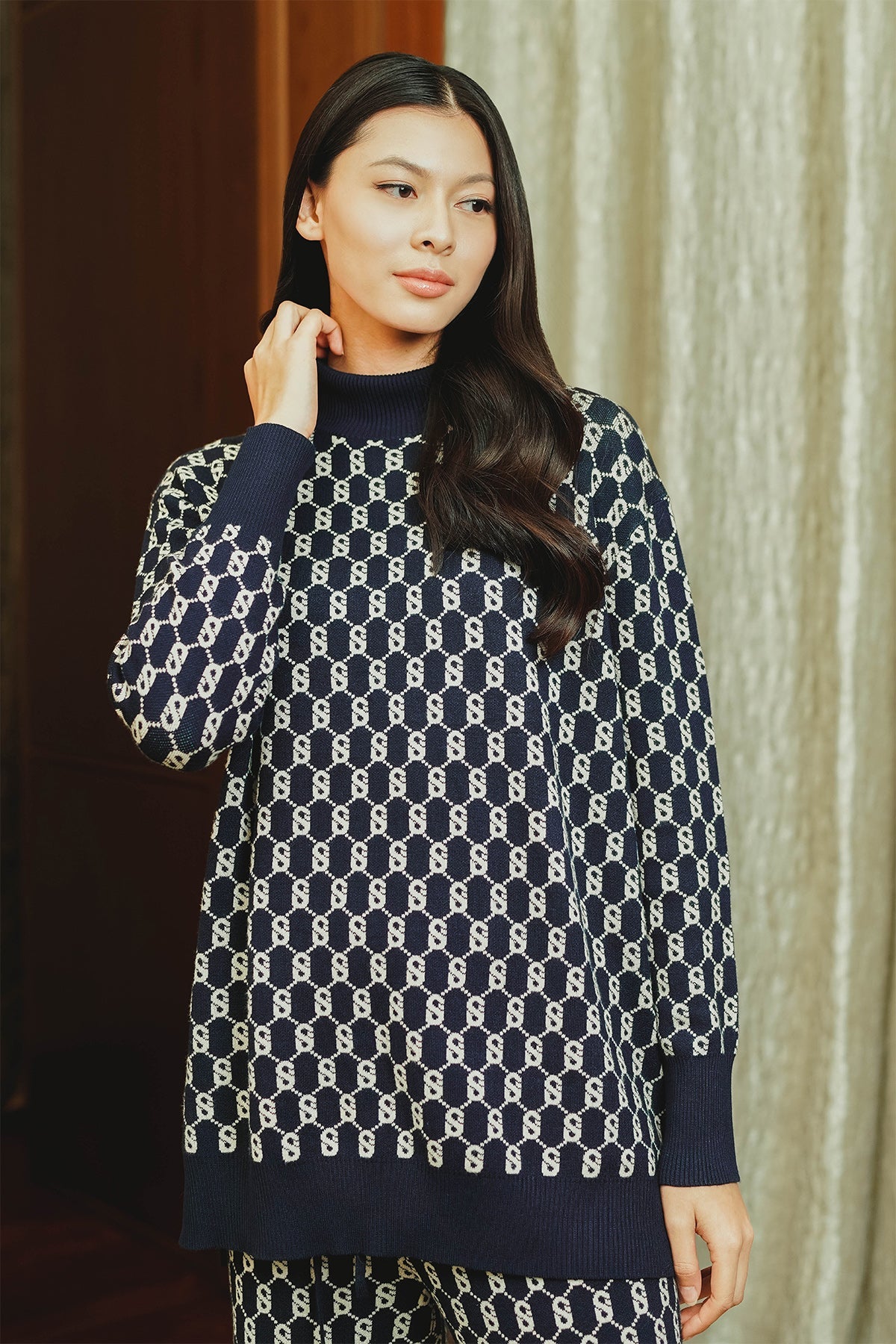 Signature Comfy Sweater - Navy