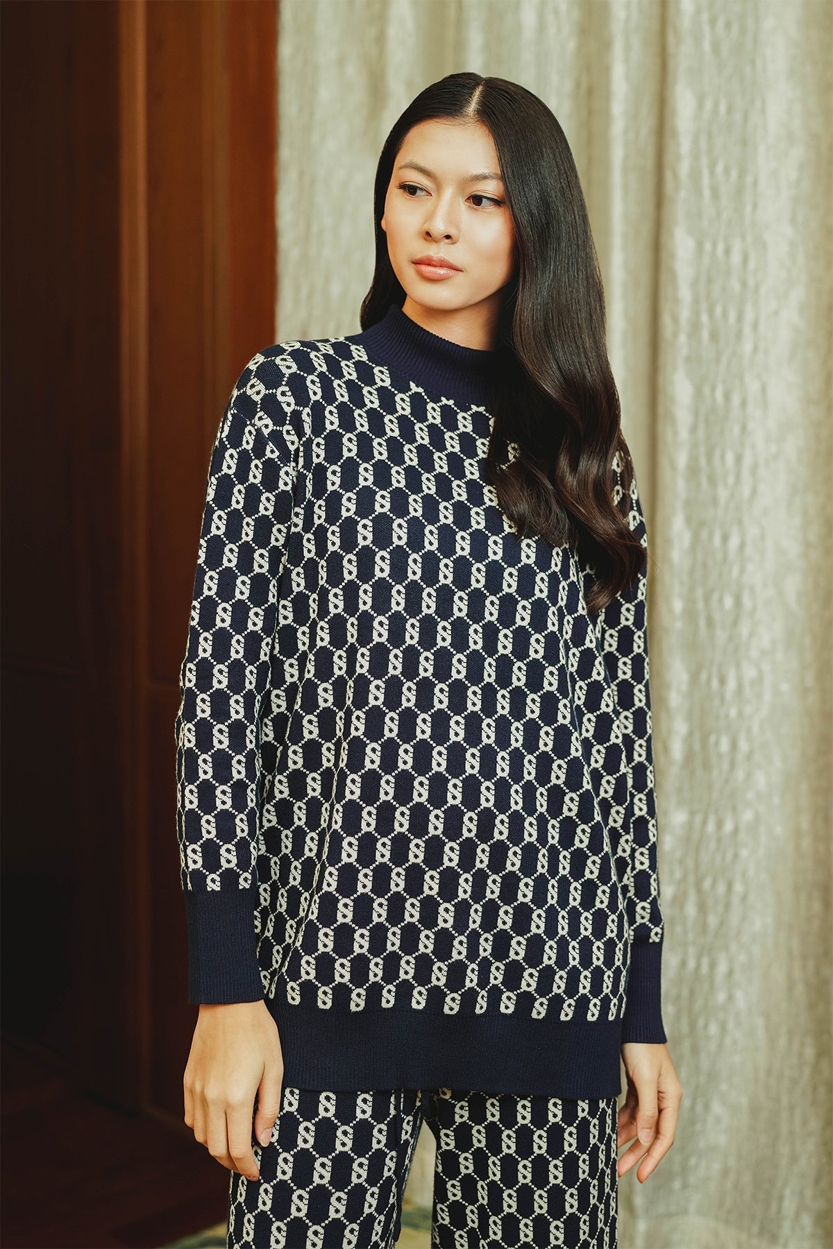 Signature Comfy Sweater - Navy