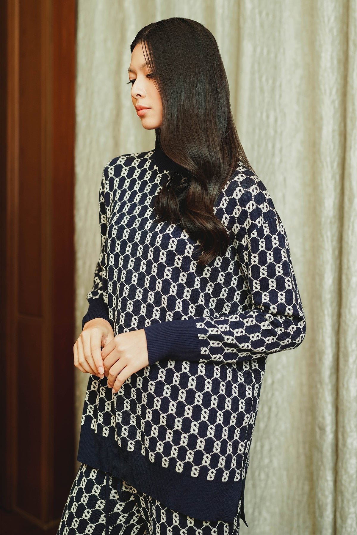 Signature Comfy Sweater - Navy
