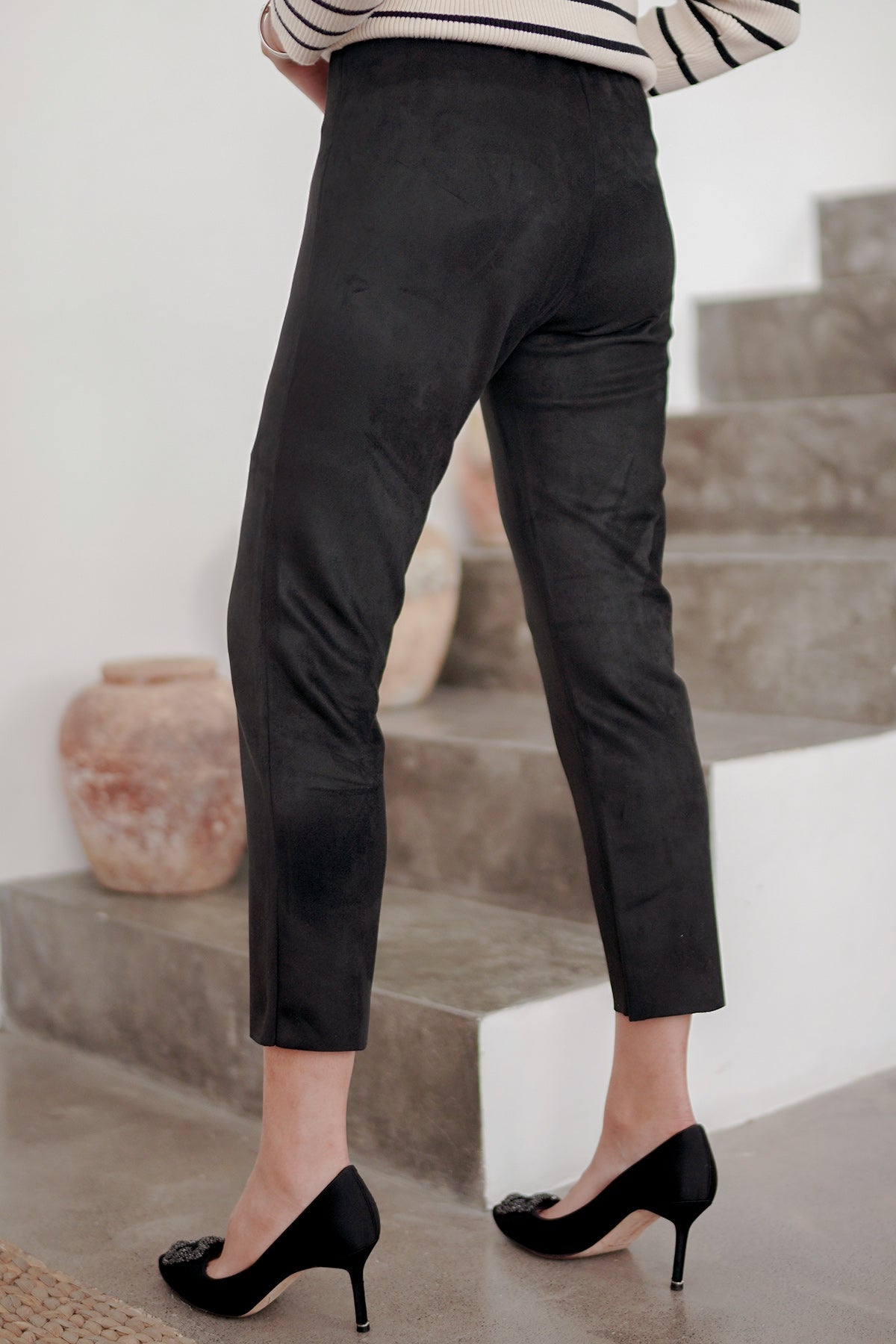 Suede Ankle Pants - Black