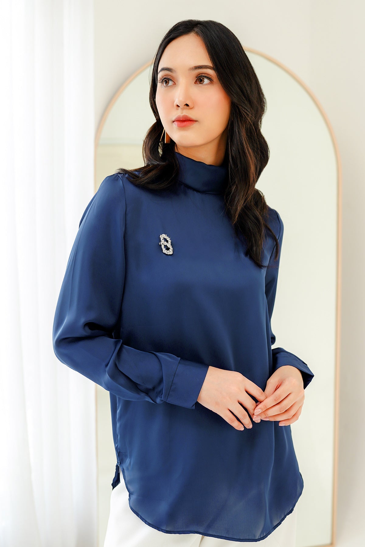 Pia Blouse - Navy