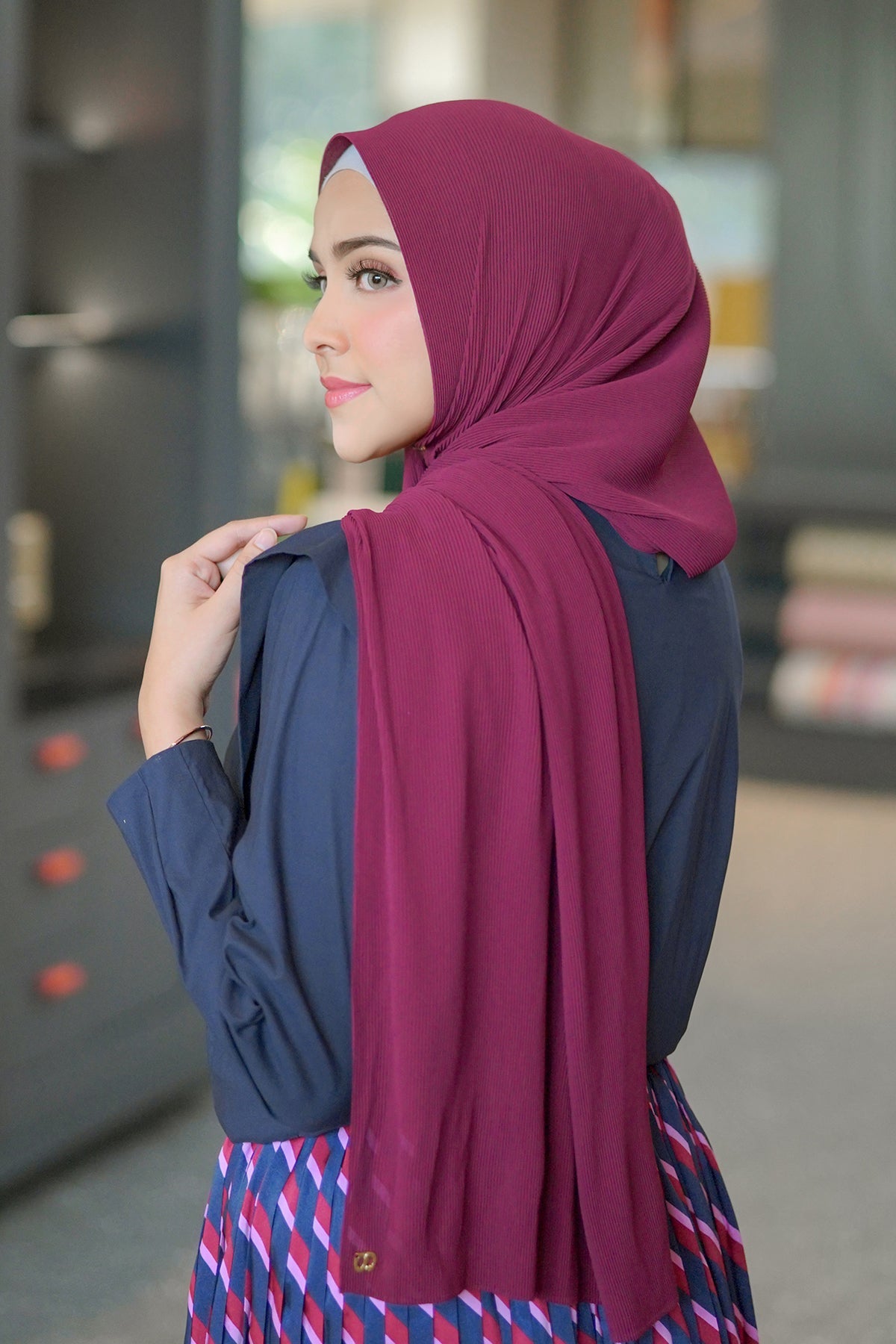 Everyday Pleated Shawl - Pomegranate