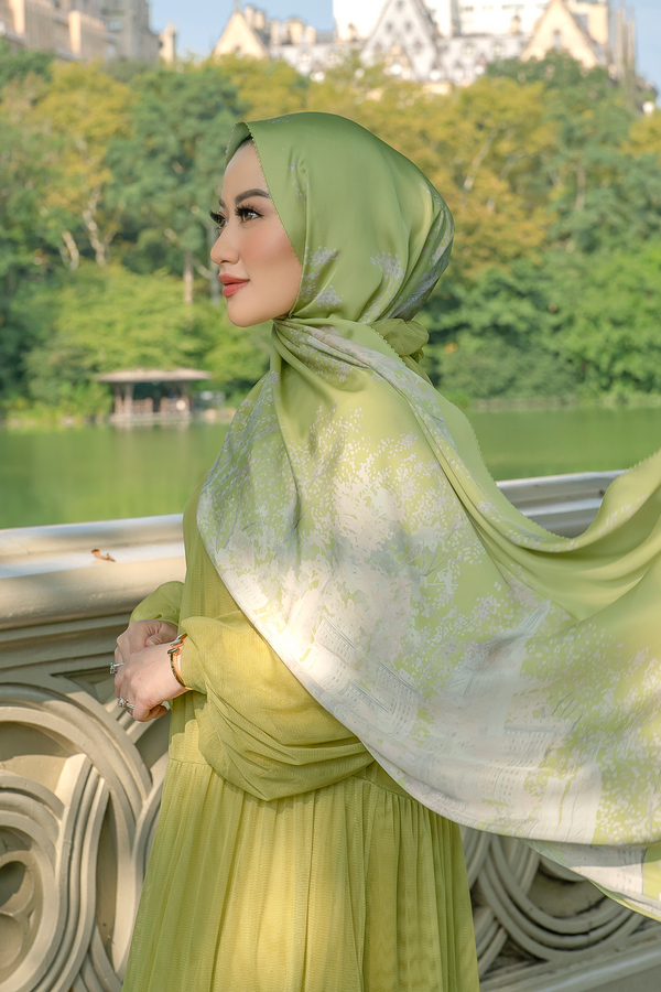 New York 3 Courage Satin Shawl - Murray Hill
