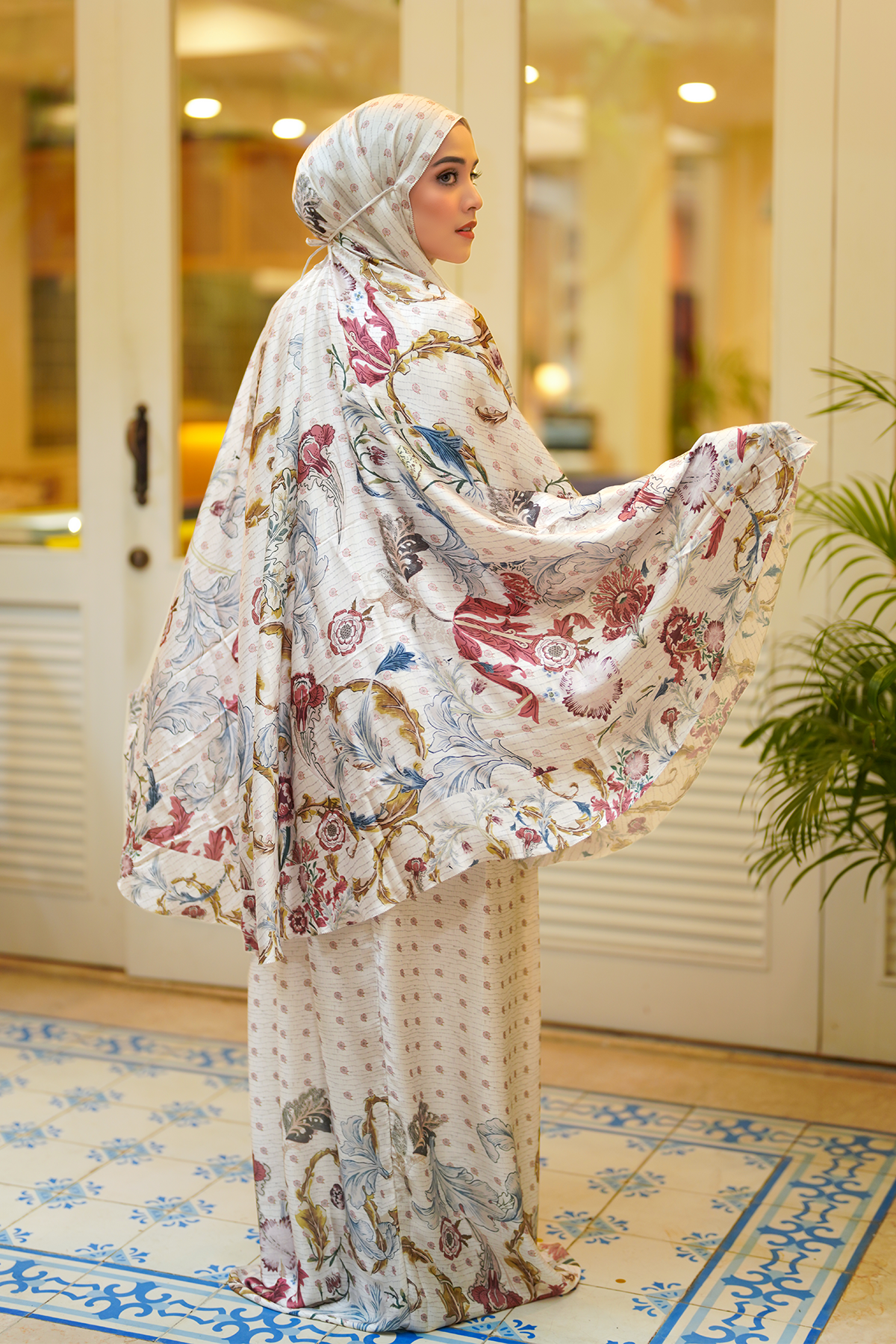 The Royale Prayer Robe - White