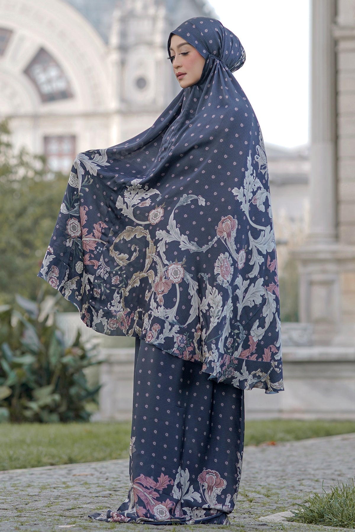 The Royale Prayer Robe - Navy