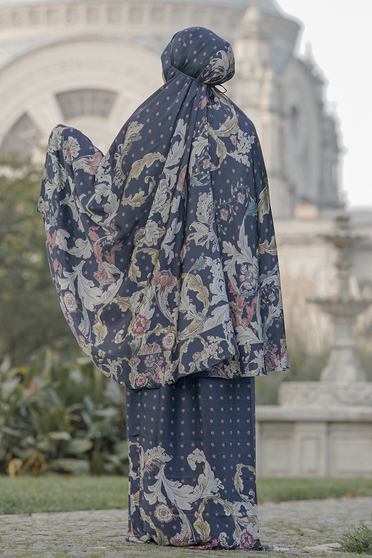 The Royale Prayer Robe - Navy