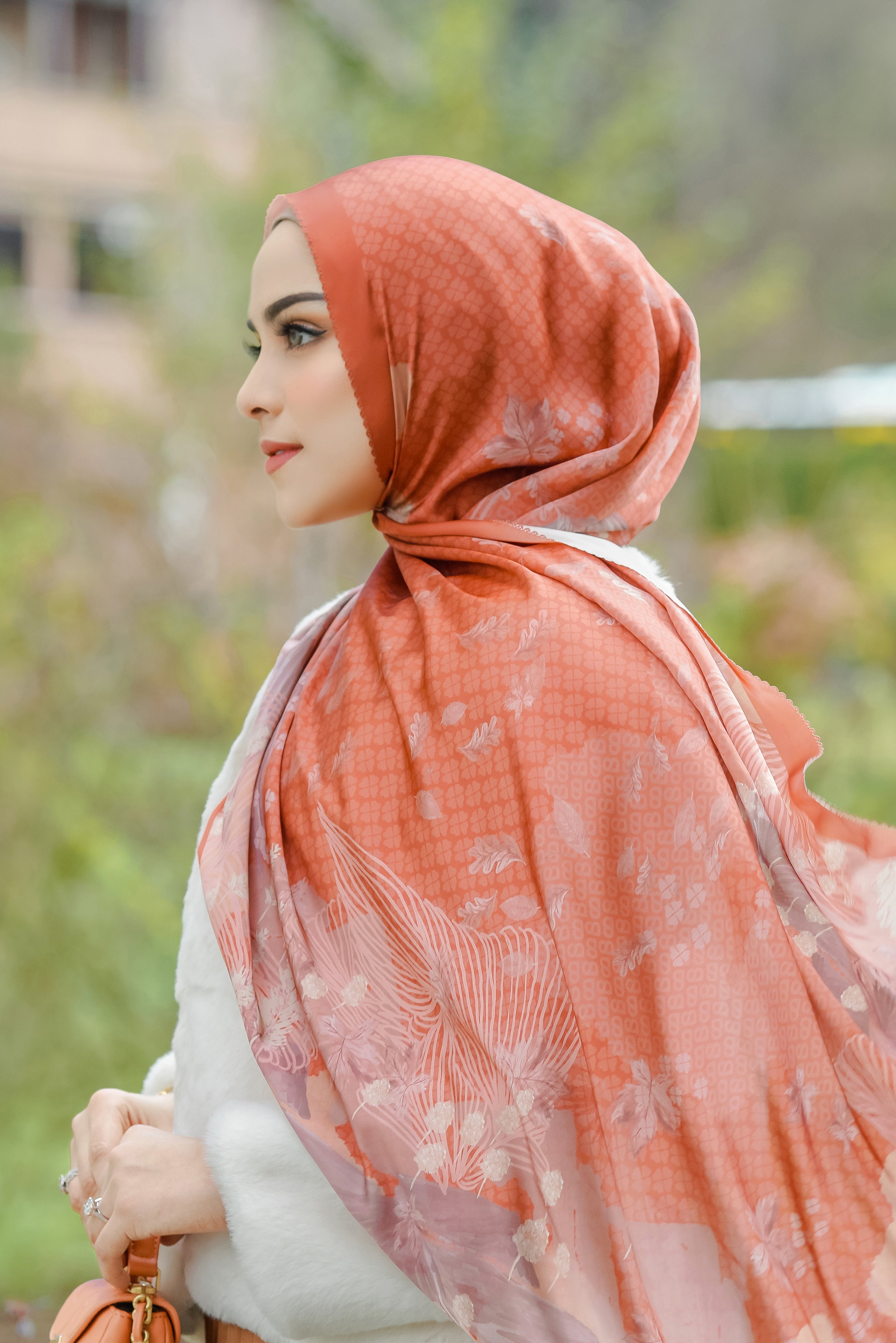 Iseltwald Satin Shawl - Amber